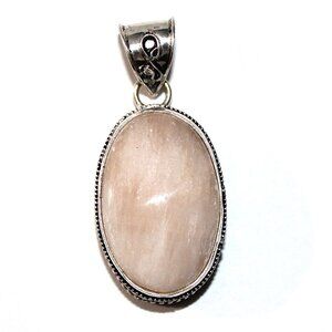 Sterling Silver Cream Stone Bohemian Pendant 18 Grams